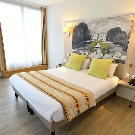 And Golf Bassins A Flot Otel